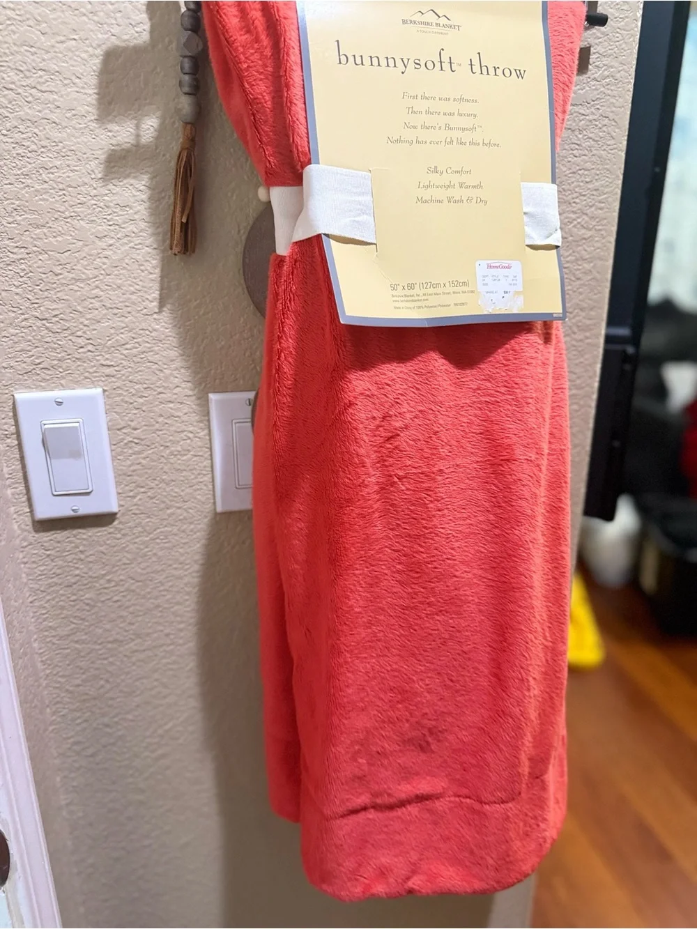 Red Plush Throw Blanket - Soft Cozy Home Bedding
